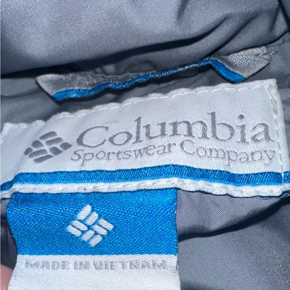 Women’s Columbia Bell Isle long Winter Jacket, fur lined hood, size medium - Picture 4 of 14